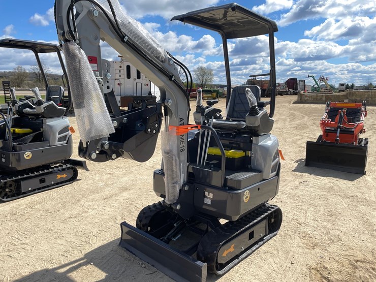 #1110-•-new-ats-me18-mini-excavator-image-1