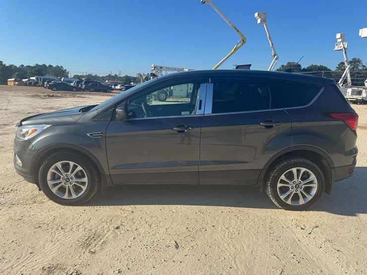 2019-ford-escape-image-8