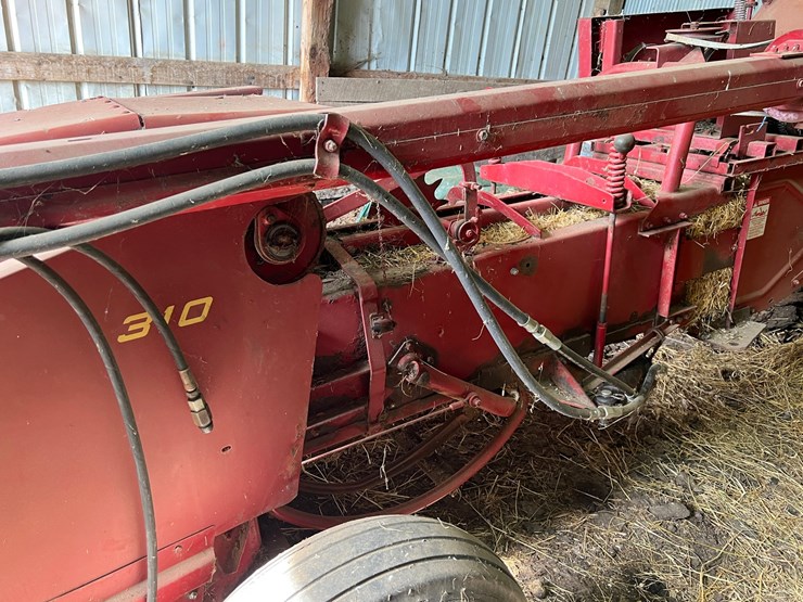 new-holland-310-image-8