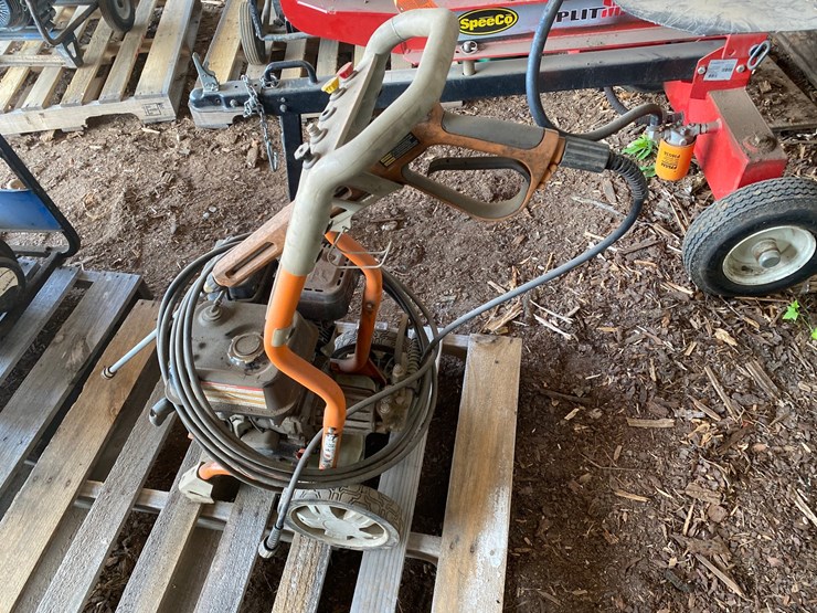 #7072-•-generac-3100-psi-gas-powered-pressure-washer-(deerbrook,-wi)-image-11