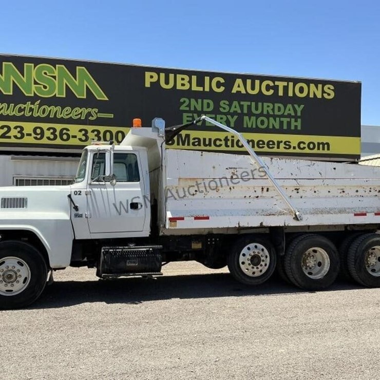 1995 FORD 9000