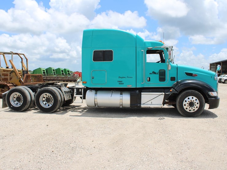 2010-peterbilt-386-image-2