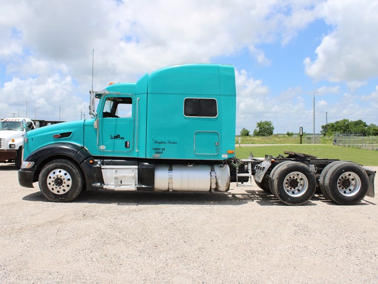 2010-peterbilt-386-image-1