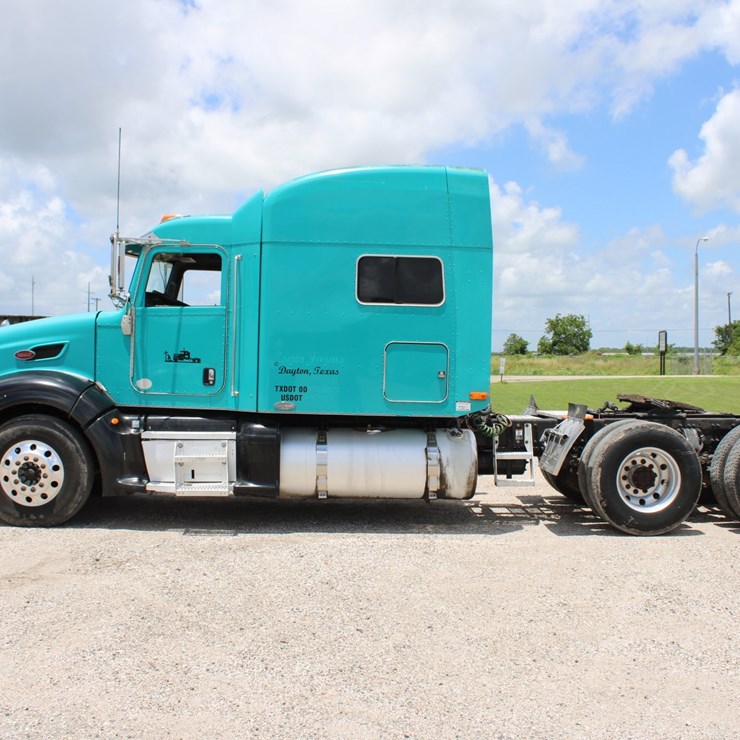 2010 PETERBILT 386
