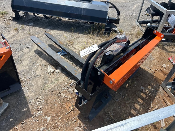 #59-•-48”-hydraulic-skid-steer-pallet-forks-image-2