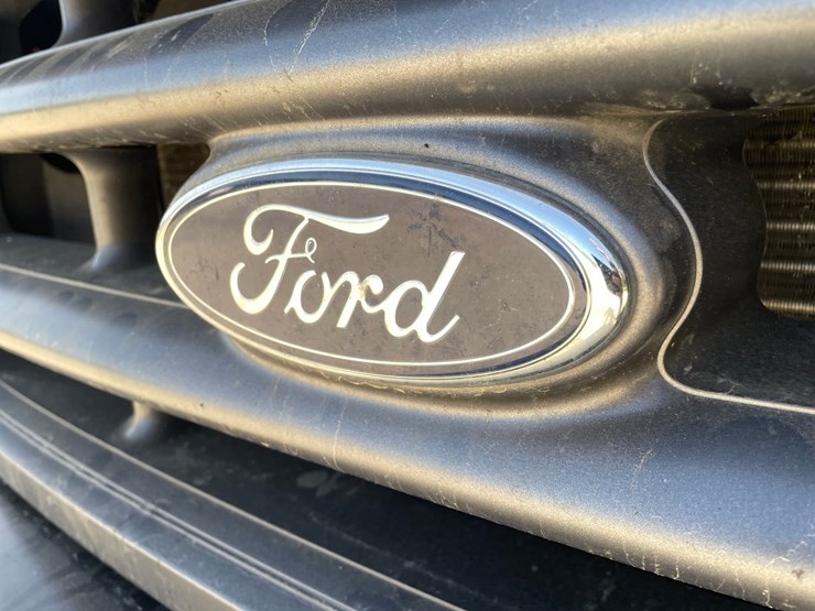 2003-ford-f550-image-9