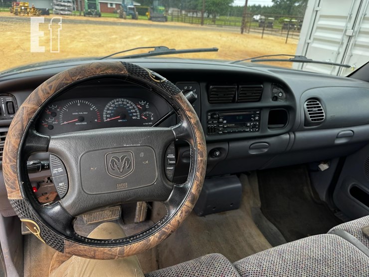 2001-dodge-2500-image-11