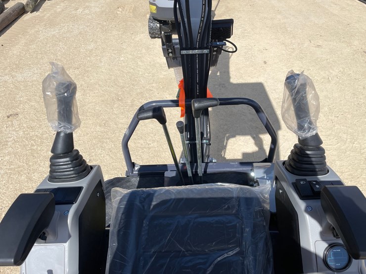 #1106-•-new-ats-me18-mini-excavator-image-6