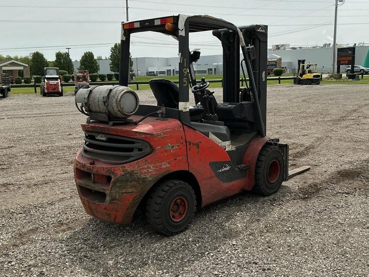 #1363-•-2017-linde-ht30t-forklift-image-5