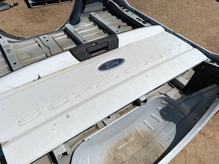 #7417-•-ford-super-duty-takeoff-box-with-tailgate-(antigo,-wi)-image-8