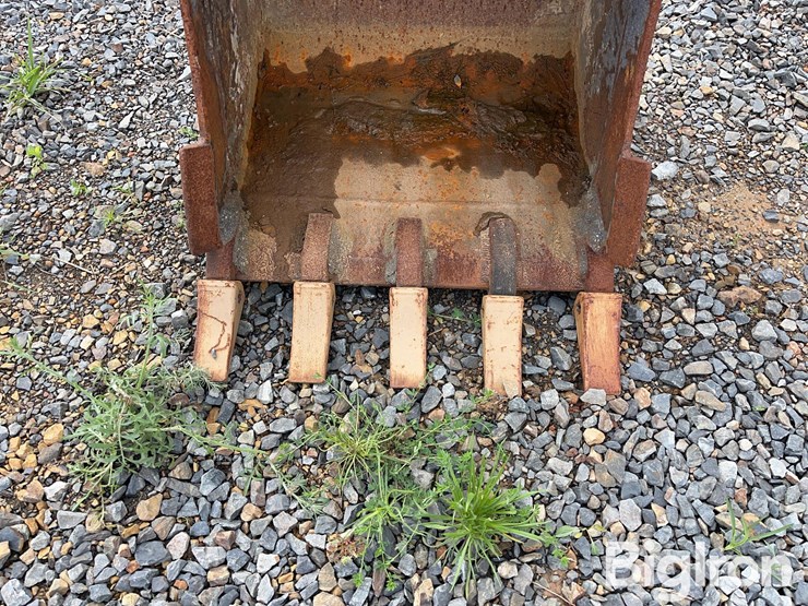 strickland-24"-backhoe-bucket-image-9