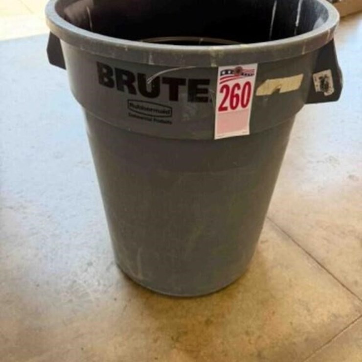 30-gallon plastic trash can