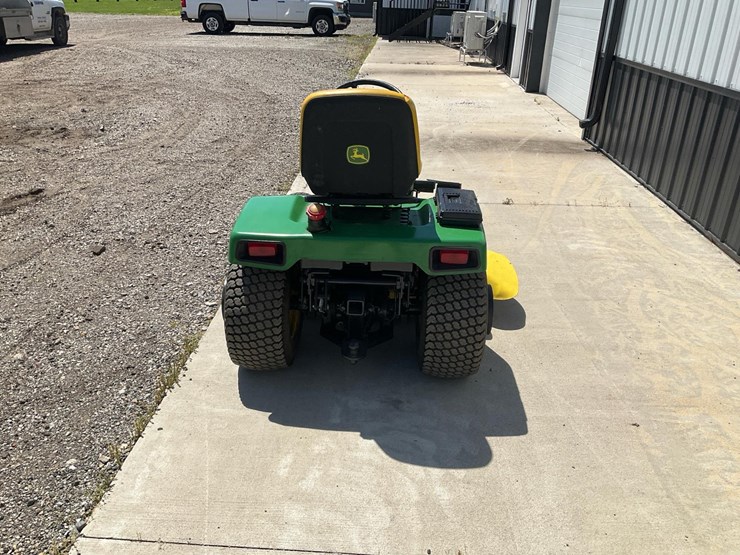 john-deere-332-image-6
