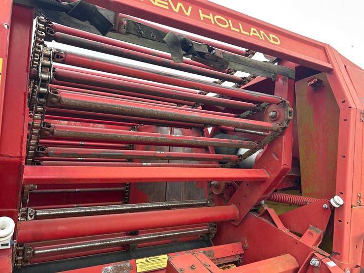 new-holland-848-image-9