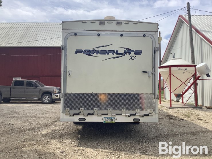 2013-pacific-coach-works-powerlite-toy-hauler/camper-image-6