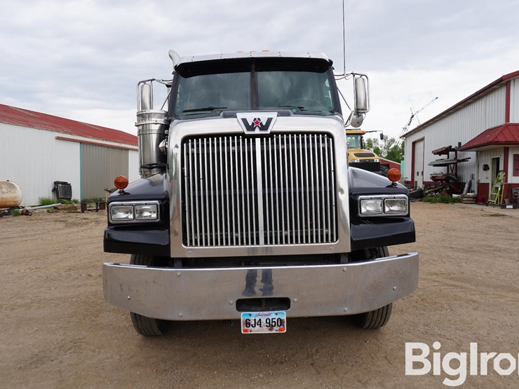 2015-western-star-4900-image-2