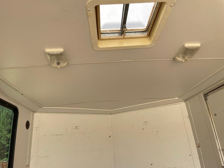#412-•-2012-middlebury-16'-enclosed-trailer-(has-wi-title)-image-60