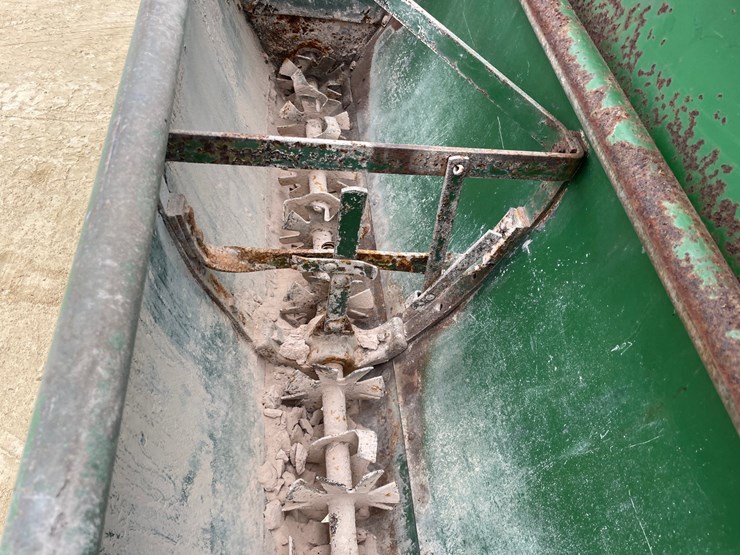 #2015-•-antique-john-deere-lime-spreader-image-23