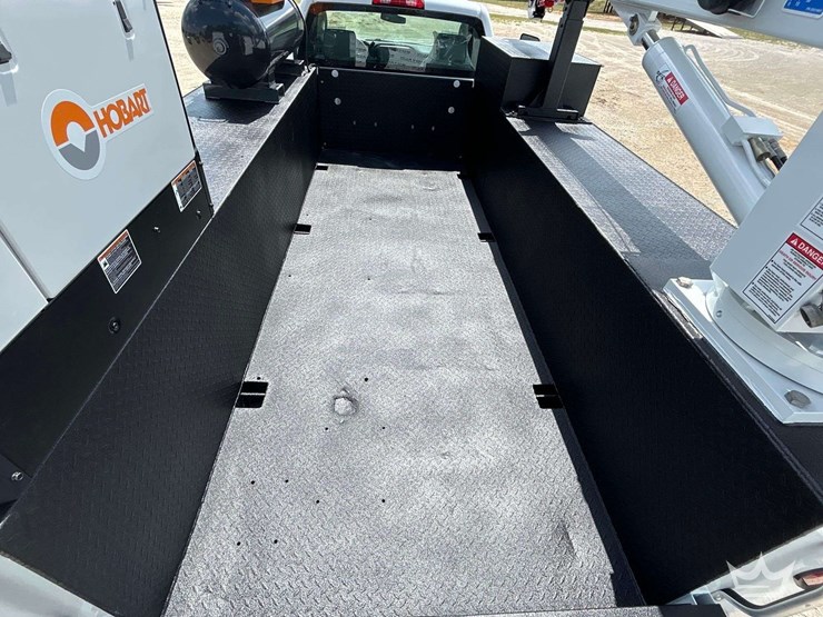 2024-chevrolet-silverado-5500hd-image-28