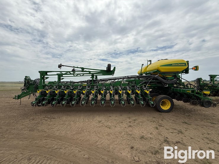 2018-john-deere-db60-image-8