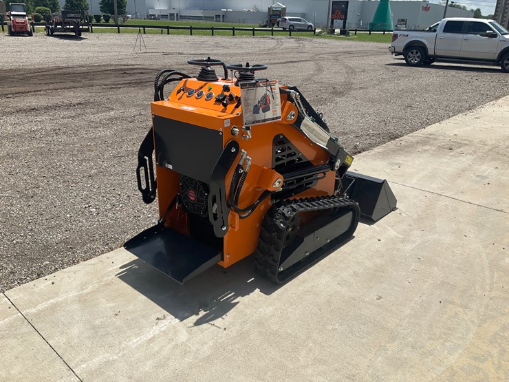 #1000-•-unused-landhero-mini-skid-steer-loader-image-2