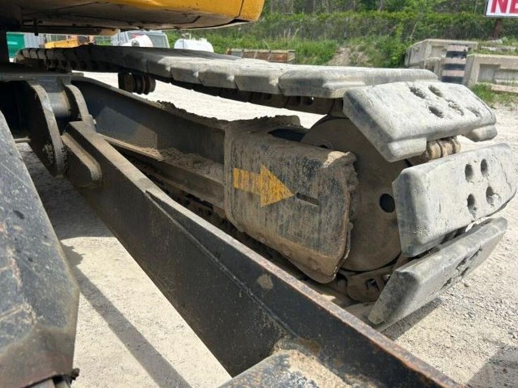 2014-deere-85g-image-71
