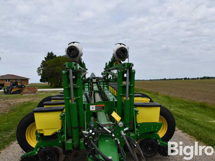 2016-john-deere-1775-image-11
