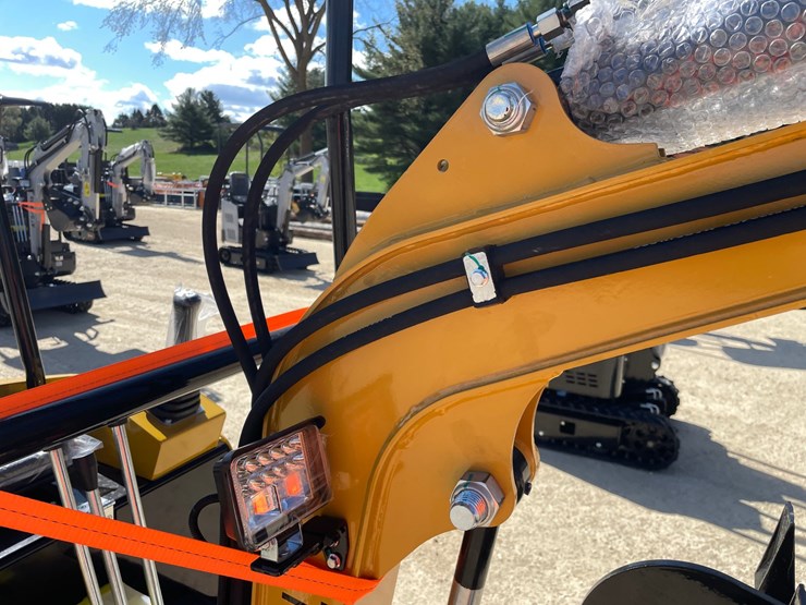 #1102-•-new-ats-rt15r-mini-excavator-image-19