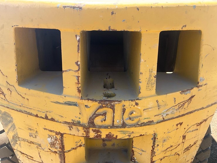 #1377-•-1997-yale-gdp100-forklift-image-15