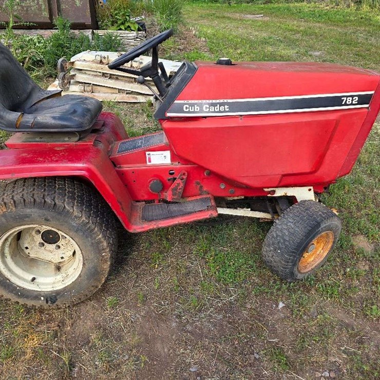 1981 CUB CADET 782