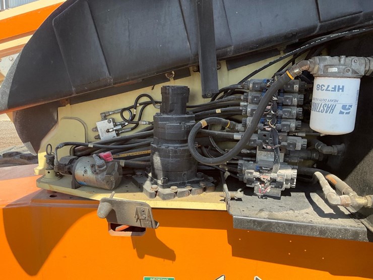 2005-jlg-600s-image-17