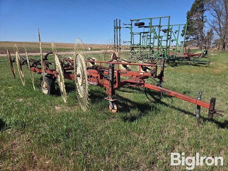 hesston-3980-image-3