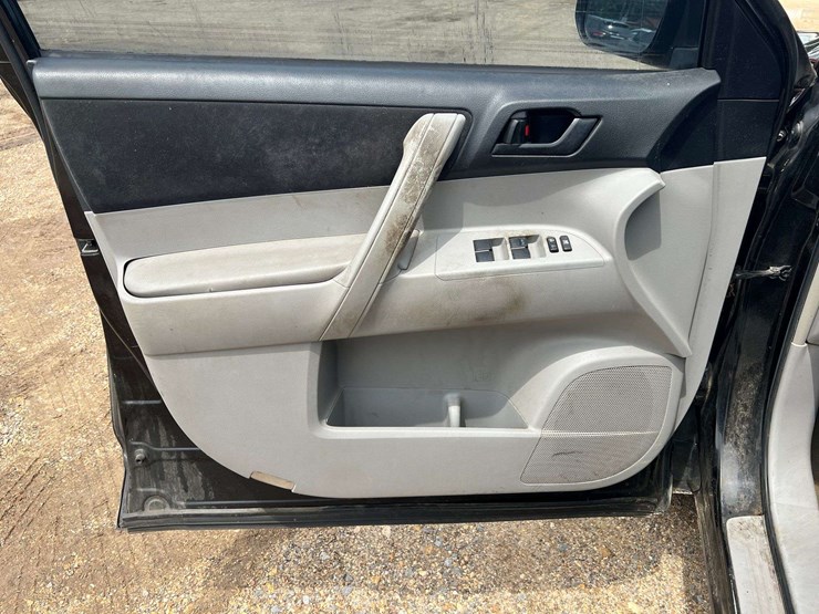 2008-toyota-highlander-image-9