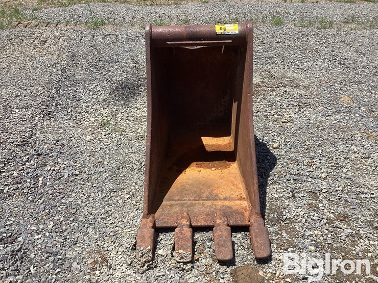 wainroy-24"-excavator-bucket-image-2