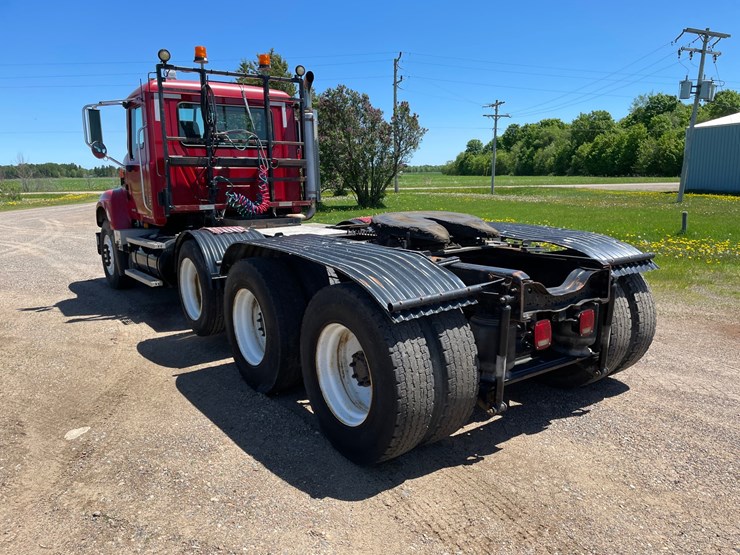 #7022-•-2003-mack-granite-tri-axle-day-cab-semi-(has-wi-title)-(deerbrook,-wi)-image-9