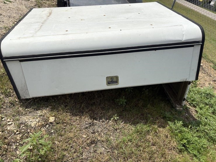 l3---aluminum-camper-shell-image-3