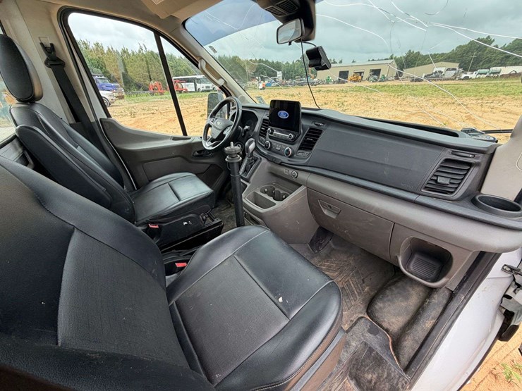 2021-ford-transit-image-18