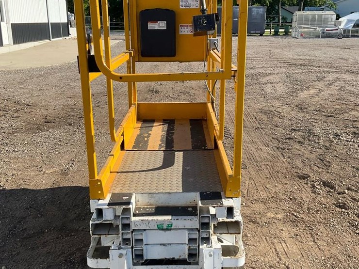 #1310-•-2012-hy-brid-hb-1030-scissor-lift-image-8