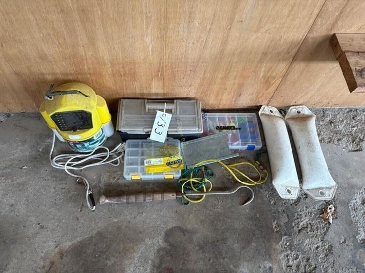 assorted-fishing-tackle-&-gear-image-1