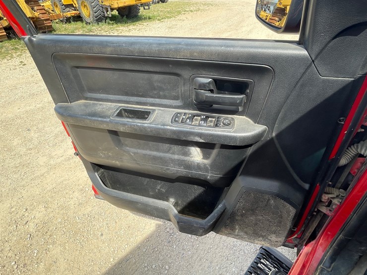 2015-dodge-ram-2500-image-19