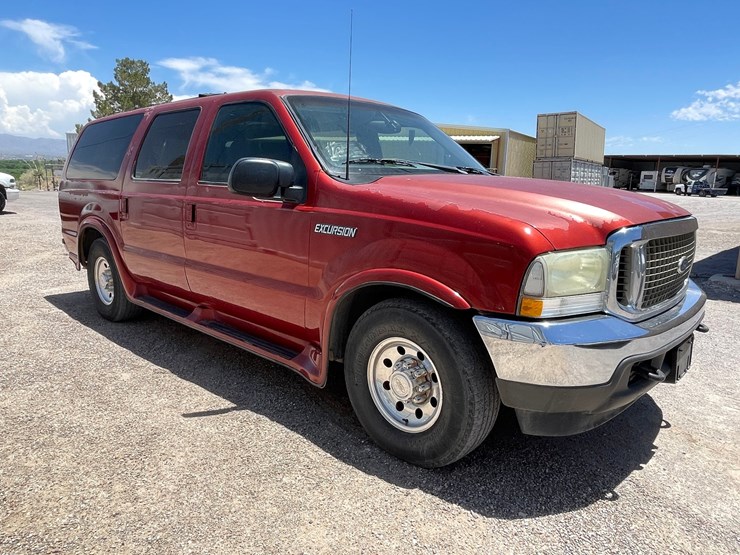2002-ford-excursion-image-3