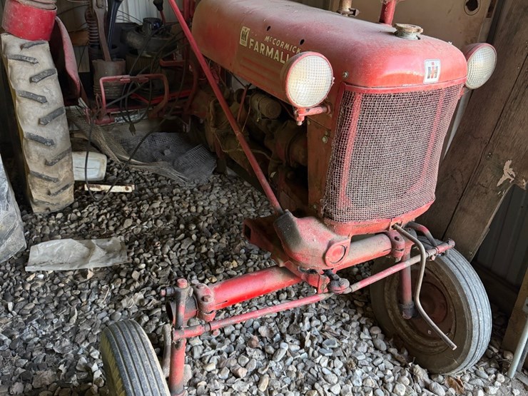 ihc-cub,-￼has-belly-mower-image-1