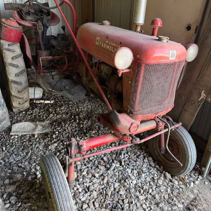 IHC Cub, ￼has belly mower