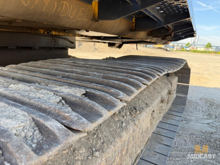 2015-deere-470g-lc-image-22