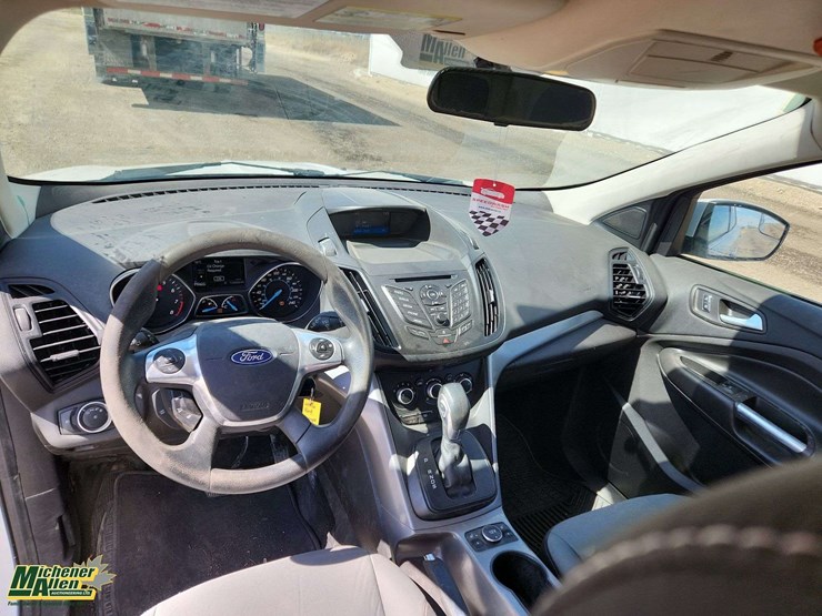 2016-ford-escape-se-image-19