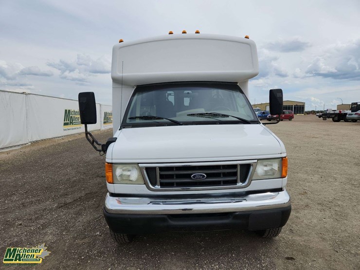 2007-ford-e350-image-9
