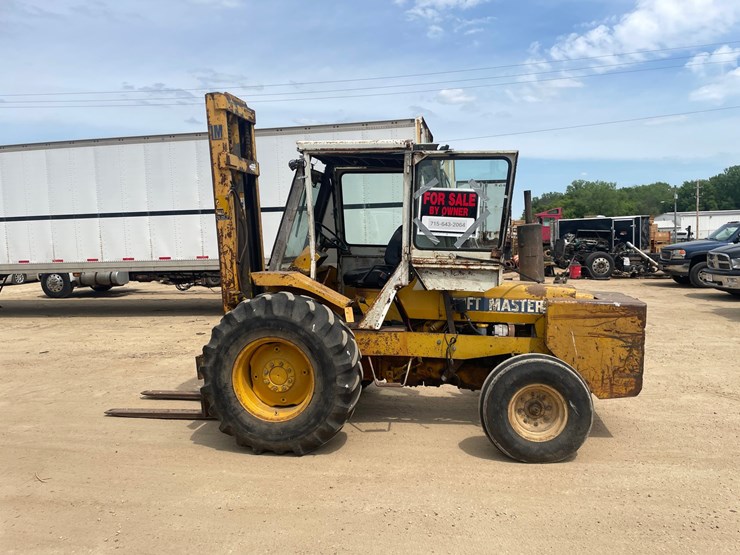 #302-•-liftmaster-rough-terrain-forklift-(boyceville-wi)-image-8