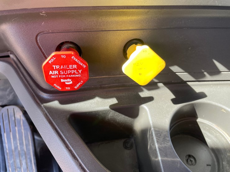 2019-kenworth-t880-image-55