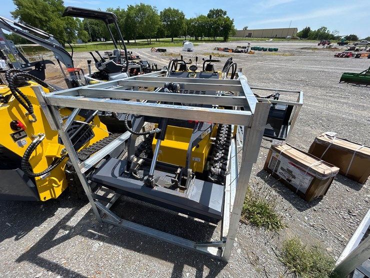 #72-•-2026-ats-t460-mini-skid-steer-image-4