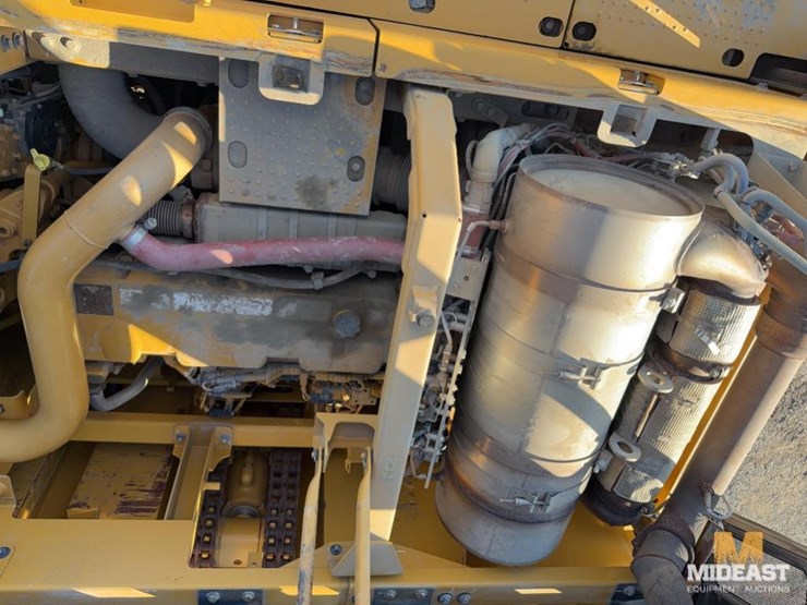 2017-caterpillar-349fl-image-26